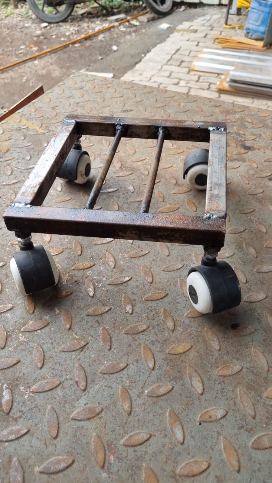 Virtumart Wheel Pot Stand For Planters